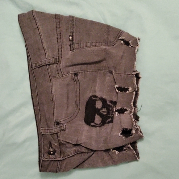 ☠️ SKULL🧿SHORTS🆒SZ.3✌️❤️‍🔥HOT TOPIC🫶LOVESICK🫶🏼👐☮️♾️ - Picture 3 of 6